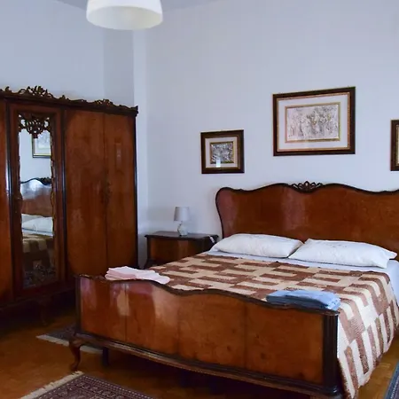 Il Balcone Di Giulietta * Verona