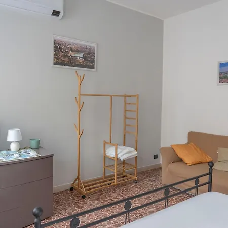 Il Balcone Di Giulietta * Верона