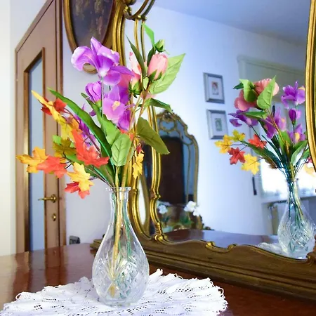 Il Balcone Di Giulietta * Verona